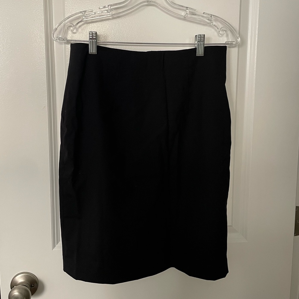 BANANA REPUBLIC BLACK PENCIL SKIRT - SIZE 6!